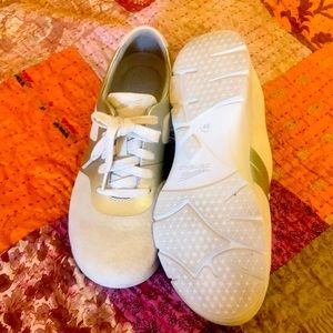 Like new white Dansko tennis shoes